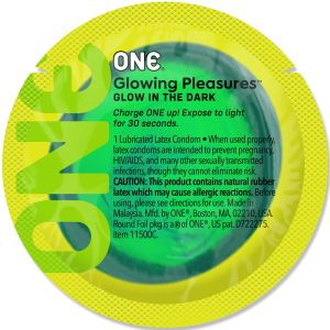 Презерватив ONE Glowing Pleasures, 1 шт, світиться в темряві, зі змазкою