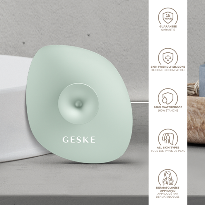 Щітка для обличчя GESKE Facial Brush 4в1 з тримачем green