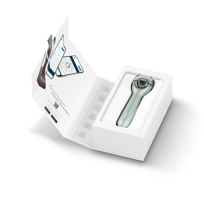 Електронний ролер для обличчя з мікроголками GESKE MicroNeedle Face Roller 9в1 green