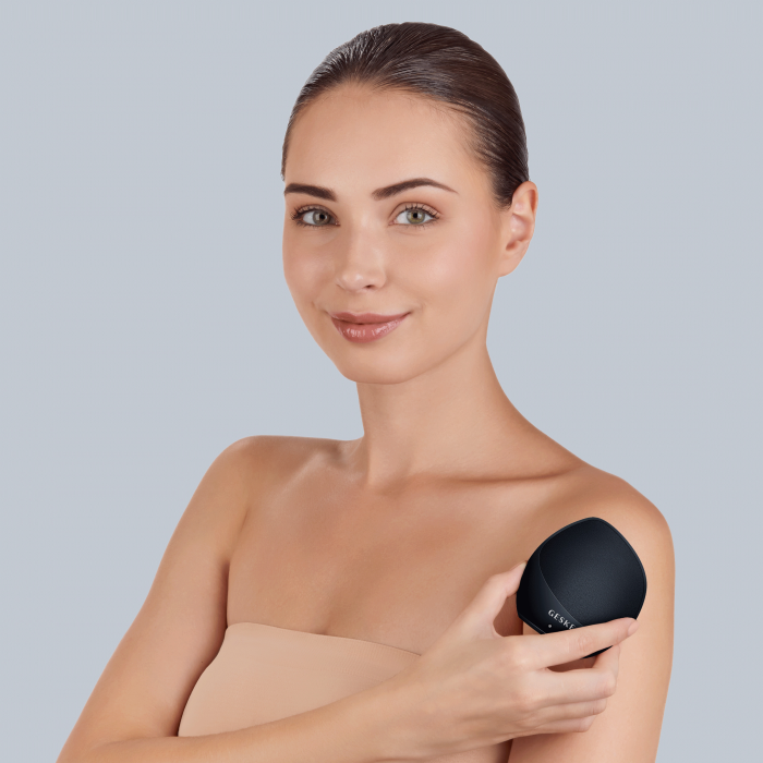 Ультразвукова щітка для тіла та інтенсивний пілінг GESKE Sonic Body Brush&Intensive Exfoliator 7в1 black