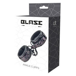 Поножі з фіолетовим тисненням Dream toys BLAZE Luxury Fetish на ланцюжку чорного кольору