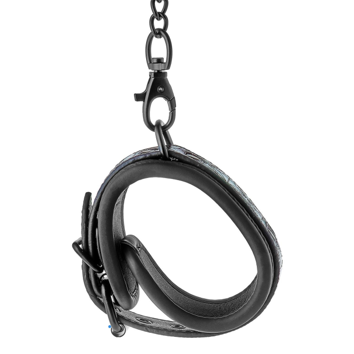 Поножі з фіолетовим тисненням Dream toys BLAZE Luxury Fetish на ланцюжку чорного кольору