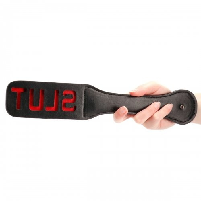 Шльопавка чорна квадратна з написом SLUT PADDLE 31,5 см