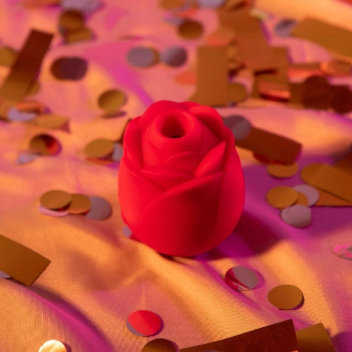Вакуумний стимулятор у вигляді троянди Lovehoney Mon Ami Pleasure Air Rose, червоний