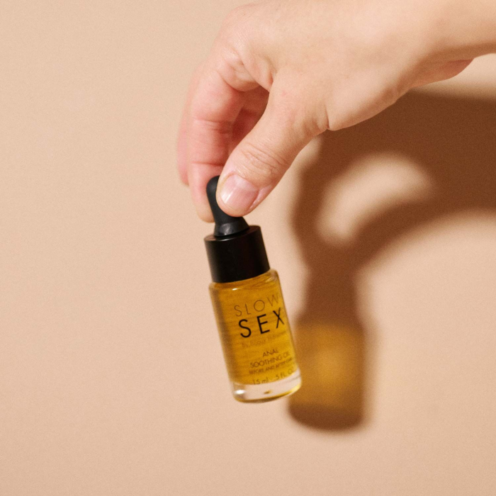 Заспокійлива олія для анального сексу Bijoux Indiscrets Slow Sex Anal Soothing Oil Before & After 15 мл